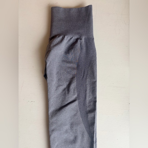 NVGTN Cold Brew High Rise Viral Contour Seamless Leggings - Picture 6 of 6